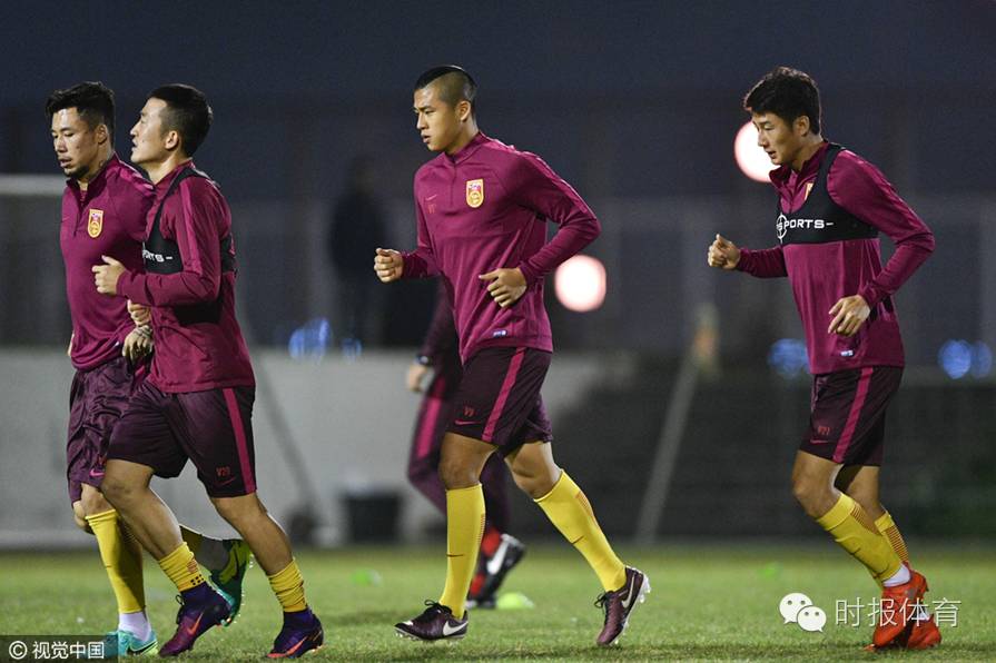 「妹逗体育」刘国梁秀自拍黑马琳：这大脸估计够你媳妇亲一个礼拜还没亲完呢