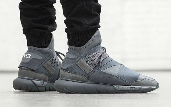 送男朋友几百块的鞋,第一次送礼物男朋友就送ysl