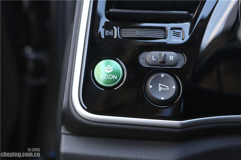 师出同门之争,师出同门却各有高招