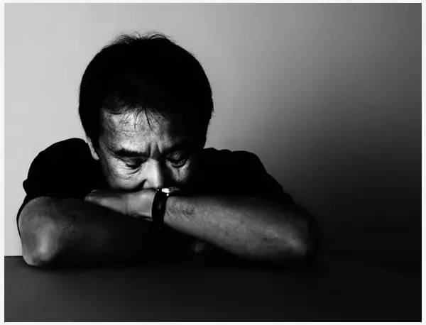 他的歌声,就像个孩子正凝视窗外的雨滴|村上春树笔下的鲍勃·迪伦