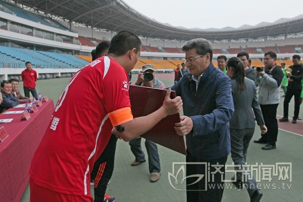 济宁足球队争霸赛,2014谁是球王足球比赛