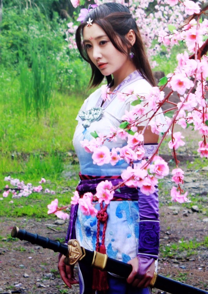 网友问题解答去电视台工作、独步天下即将开机、李纯最近消息、林允时尚资源、彭于晏刘诗诗私下、李易峰与唐嫣关系、大学转专业的机会