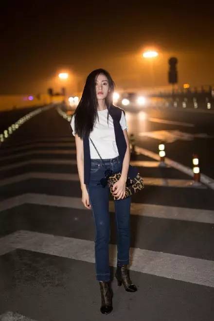 倪妮菱格棉服穿搭,杨幂倪妮新中式穿搭