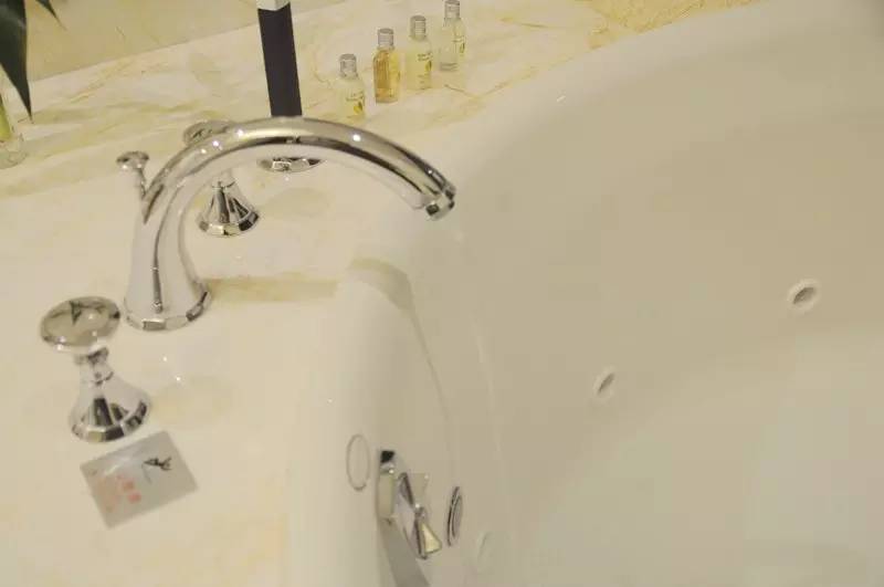 睡了它！让成都追星族咬牙切齿的8888套房！