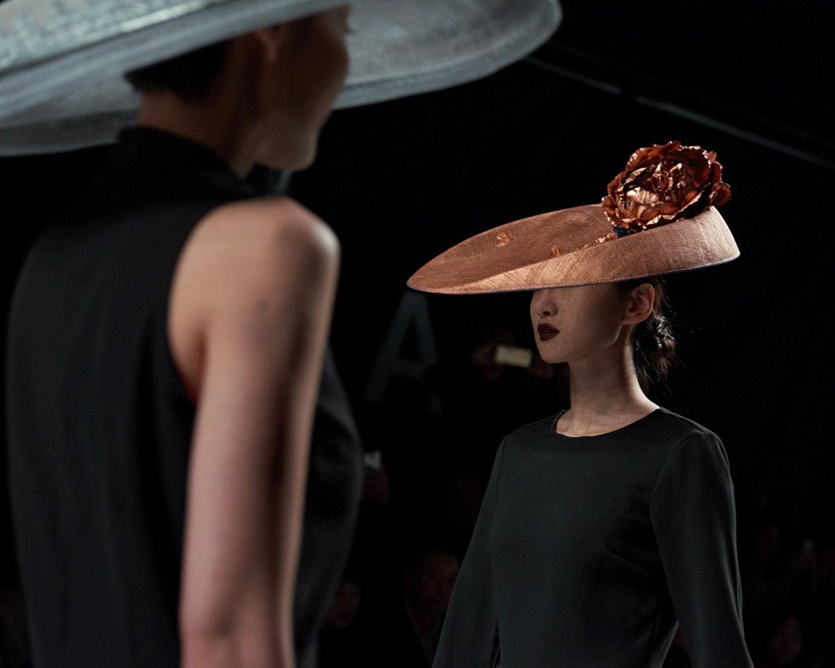 甯︿綘鐪嬩笂娴锋椂瑁呭懆,甯︿綘鐪嬫椂瑁呭懆