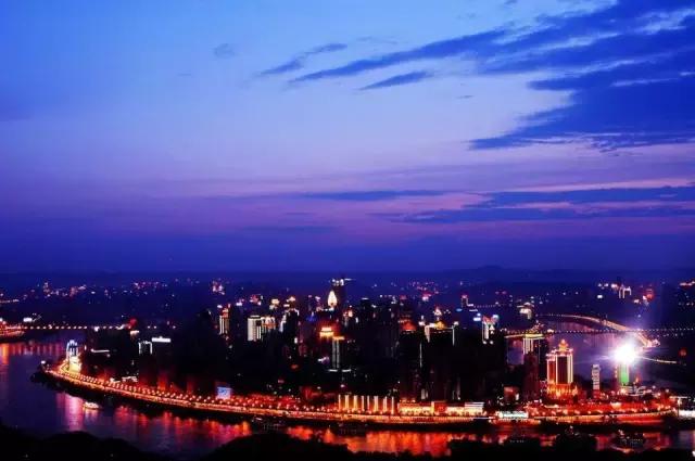 重庆美食爆辣火锅,重庆美食大快朵颐