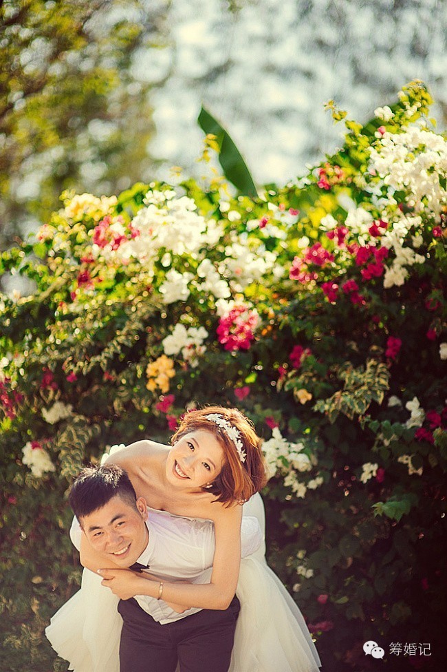拍婚照pose技巧大全,搞怪婚纱照姿势的摆法