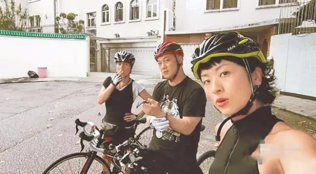 杩峰够楗眬浜嬩欢,杩峰够楗眬