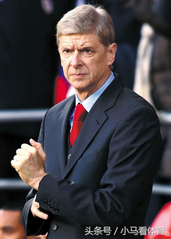 温格高能场面,温格观众席摊手超帅名场面