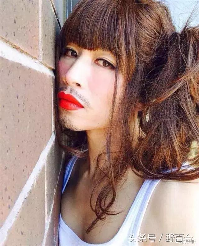 唐嫣一身潮装启程巴黎看秀,唐嫣山寨高定