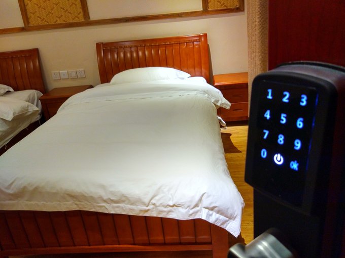 和老公一起宝兴邓池沟一日游,宝兴邓池沟农家乐包吃住价格