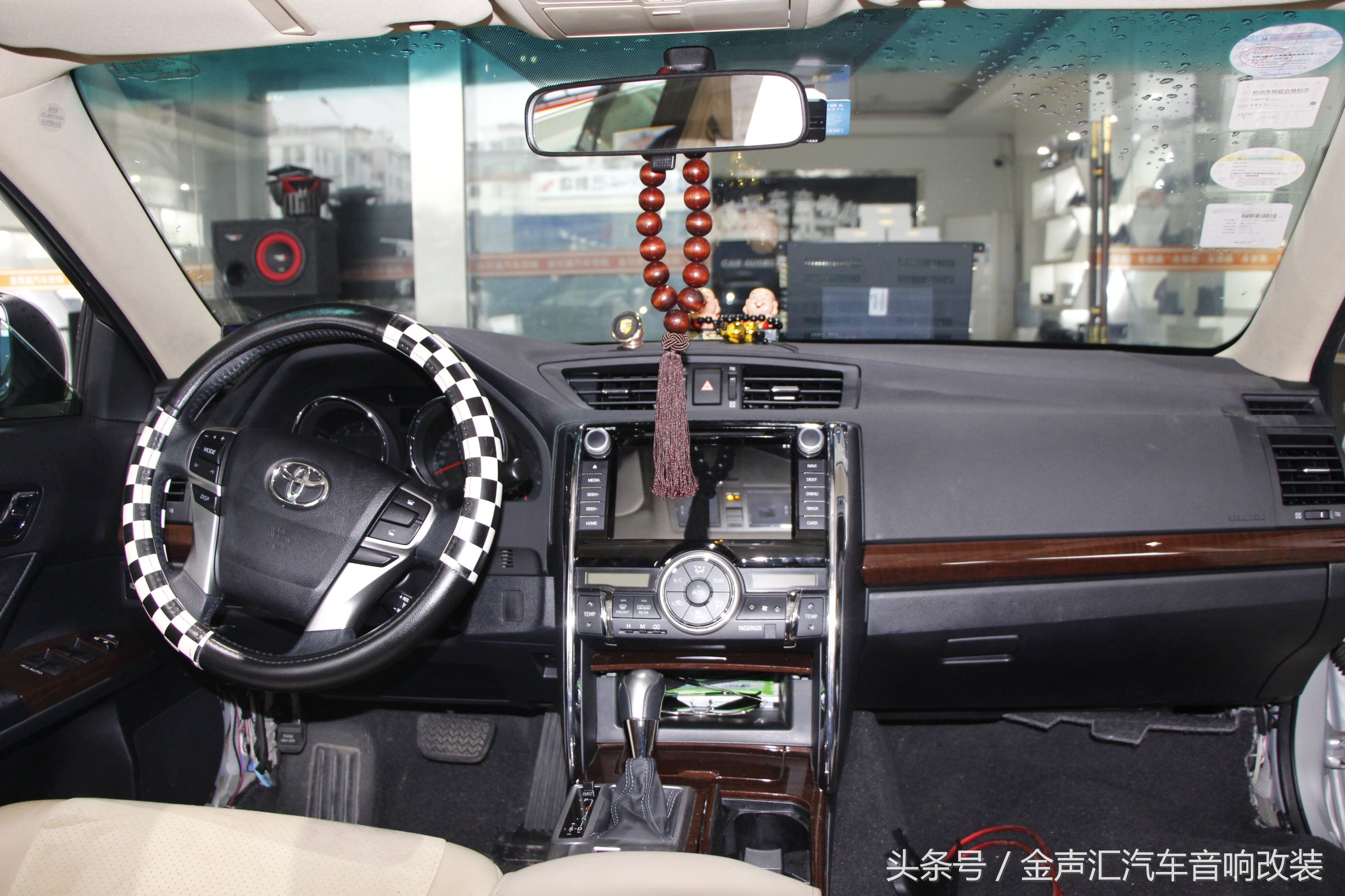 刚送走升级史云威格音响K5不久又来了一个锐志升级史云威格低音