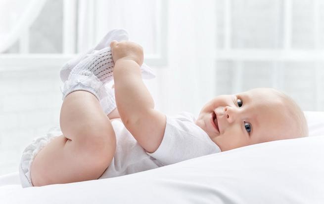 秋冬季如何给宝宝选纸尿裤,纸尿裤秋冬怎么选