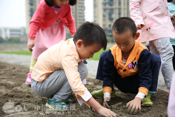 文清小学为低段小伢儿量身打造“快乐学园”