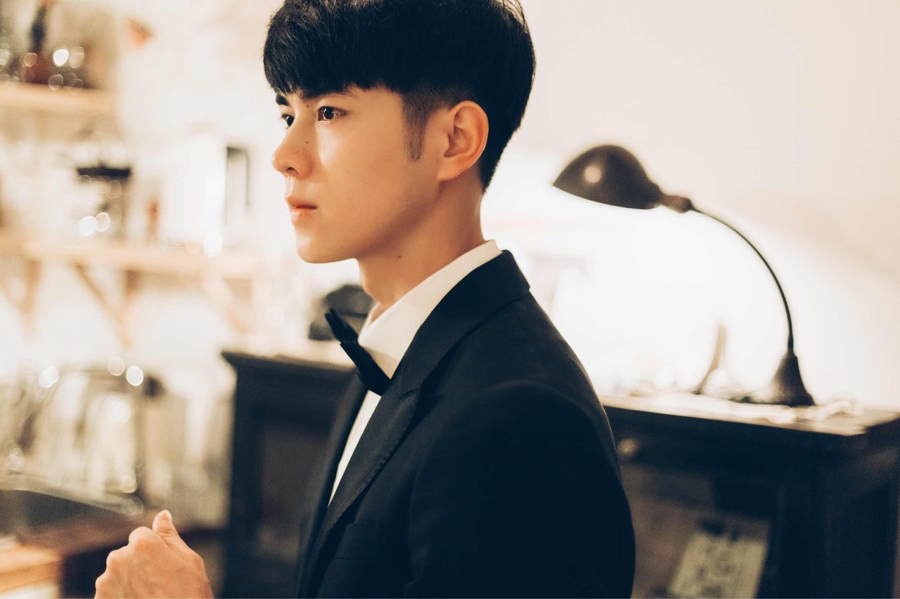 丧尸横行男子被困电梯,丧尸入侵女生宿舍小说