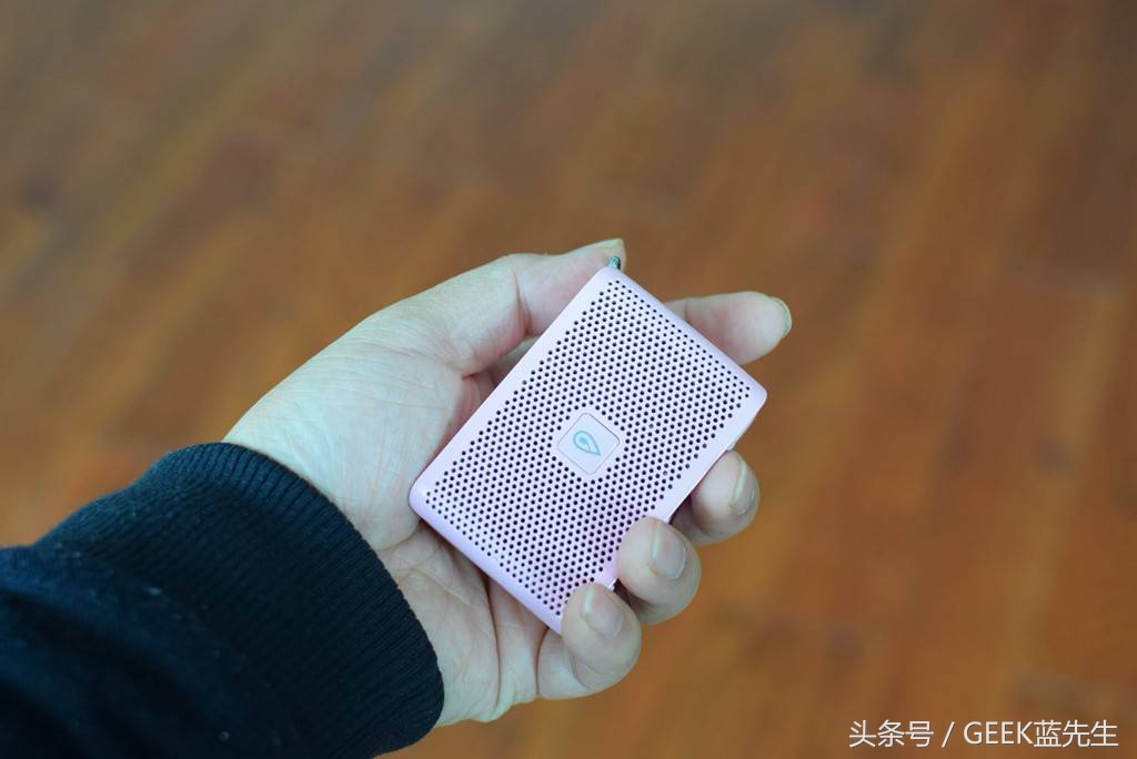 小度doss智能随身版,doss小度智能随身版