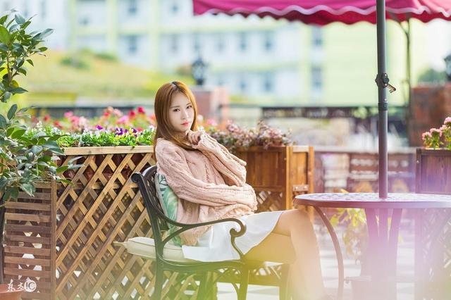 小说：他夺得异能比赛冠军，得到冰霜狼王奖励，竟是狼族公主