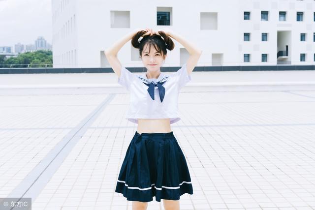 小说：面对总裁的当众索吻，美女却抬手就是一耳光，众人惊呆了