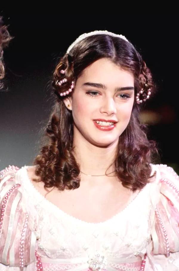 波姬小丝今年多大岁数了,波姬小丝mj结婚了吗