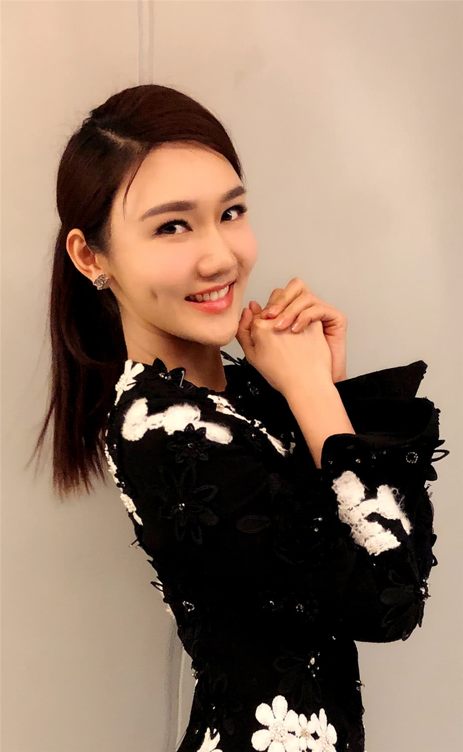 央视八位未结婚的女人,央视十大美女主持人轶事