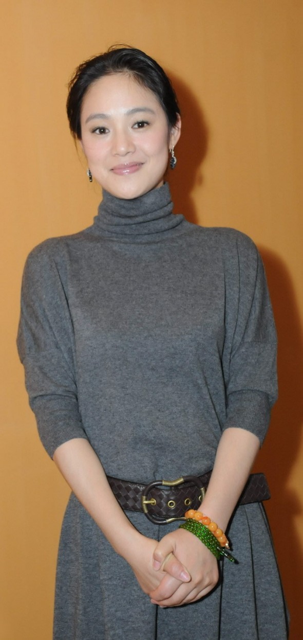 别再削骨追求“瓜子脸”了,6位方脸女星告诉你,国字脸才真扛老