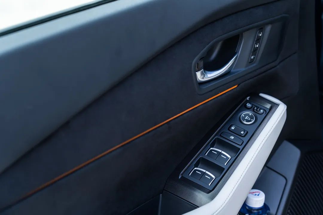 2023款雅阁phev落地价多少钱,雅阁ephev纯电续航突破200km