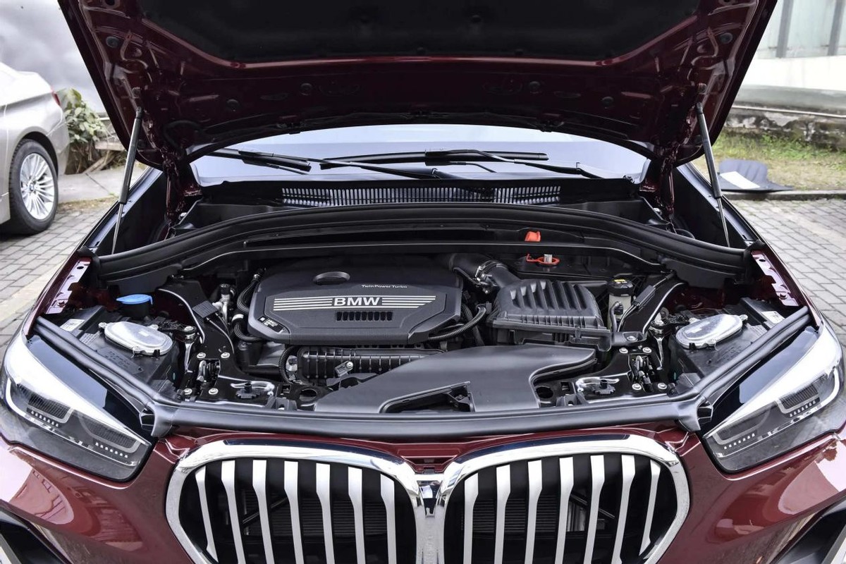 二线豪华品牌林肯和沃尔沃怎么选,林肯凯迪拉克沃尔沃suv