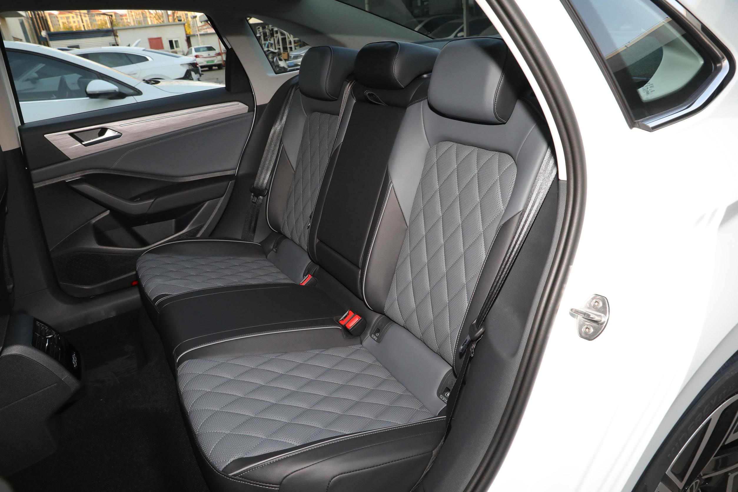 落地15万内性价比最高的轿车,落地15万以内空间大最值得买的车