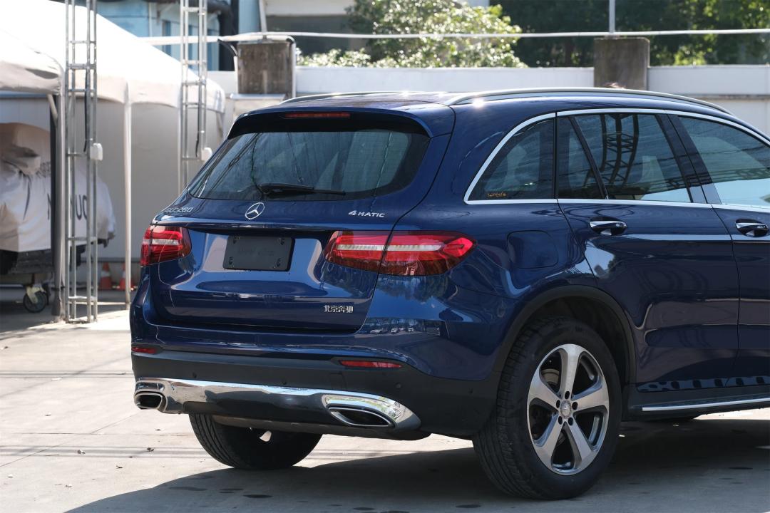 卖二手奔驰glc260注意什么,瑕疵17年奔驰glc260二手多少钱