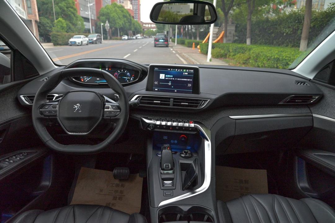 推荐实力版车型新款标致4008导购,标致4008二手车外观内饰精准讲解