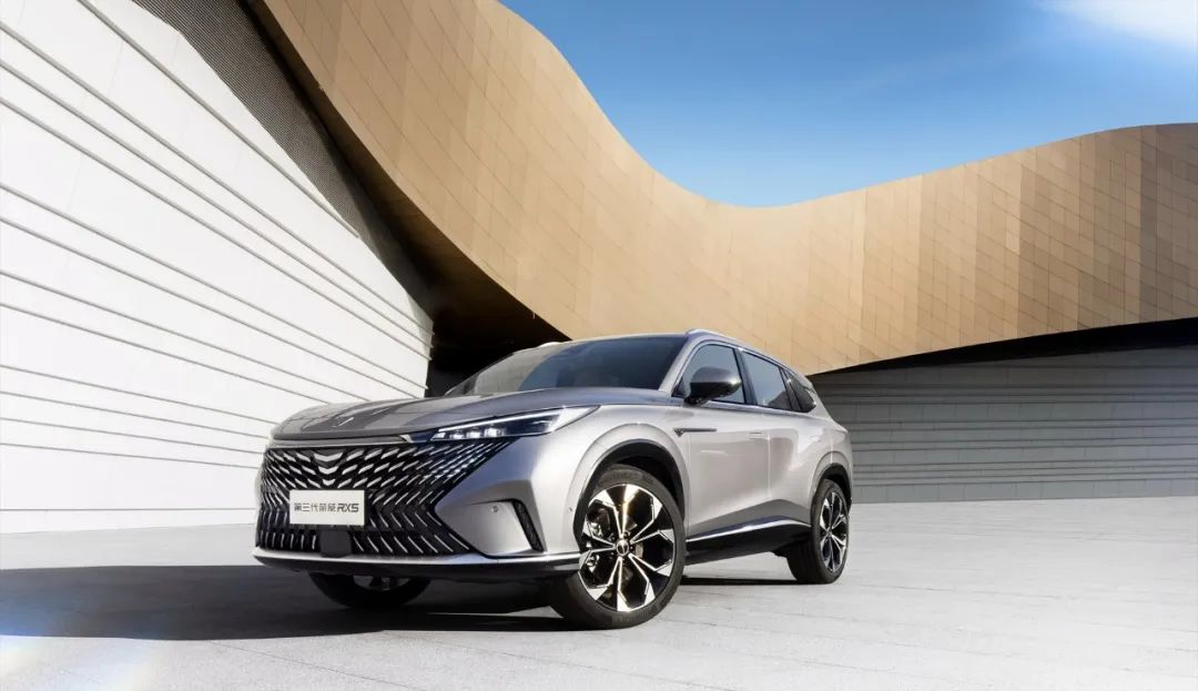 20款荣威rx5plus搭载什么发动机,荣威rx51.5t和2.0t有多大区别