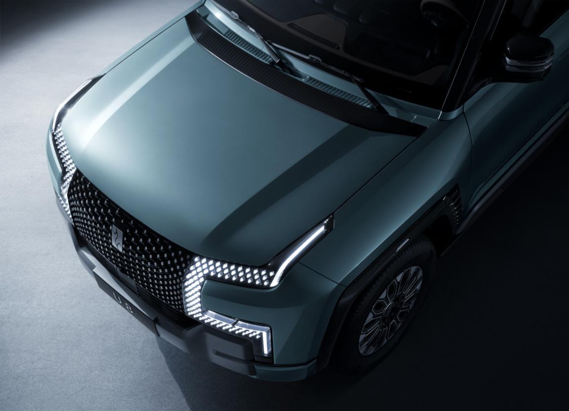 仰望u8车漆工艺怎么样,仰望u8哑光银白色