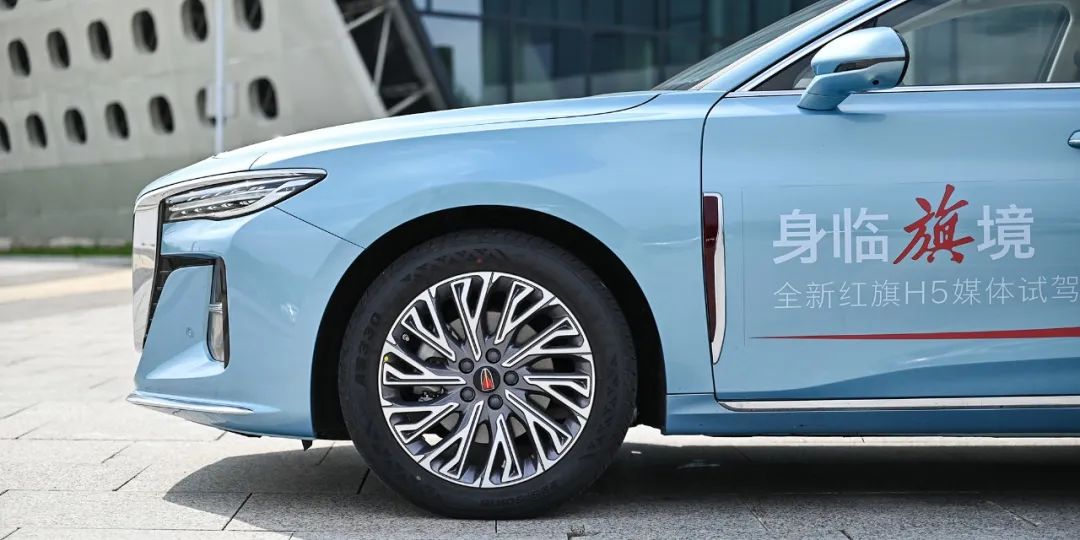 红旗h52021款1.5t落地价,全新红旗h51.5t值得买吗