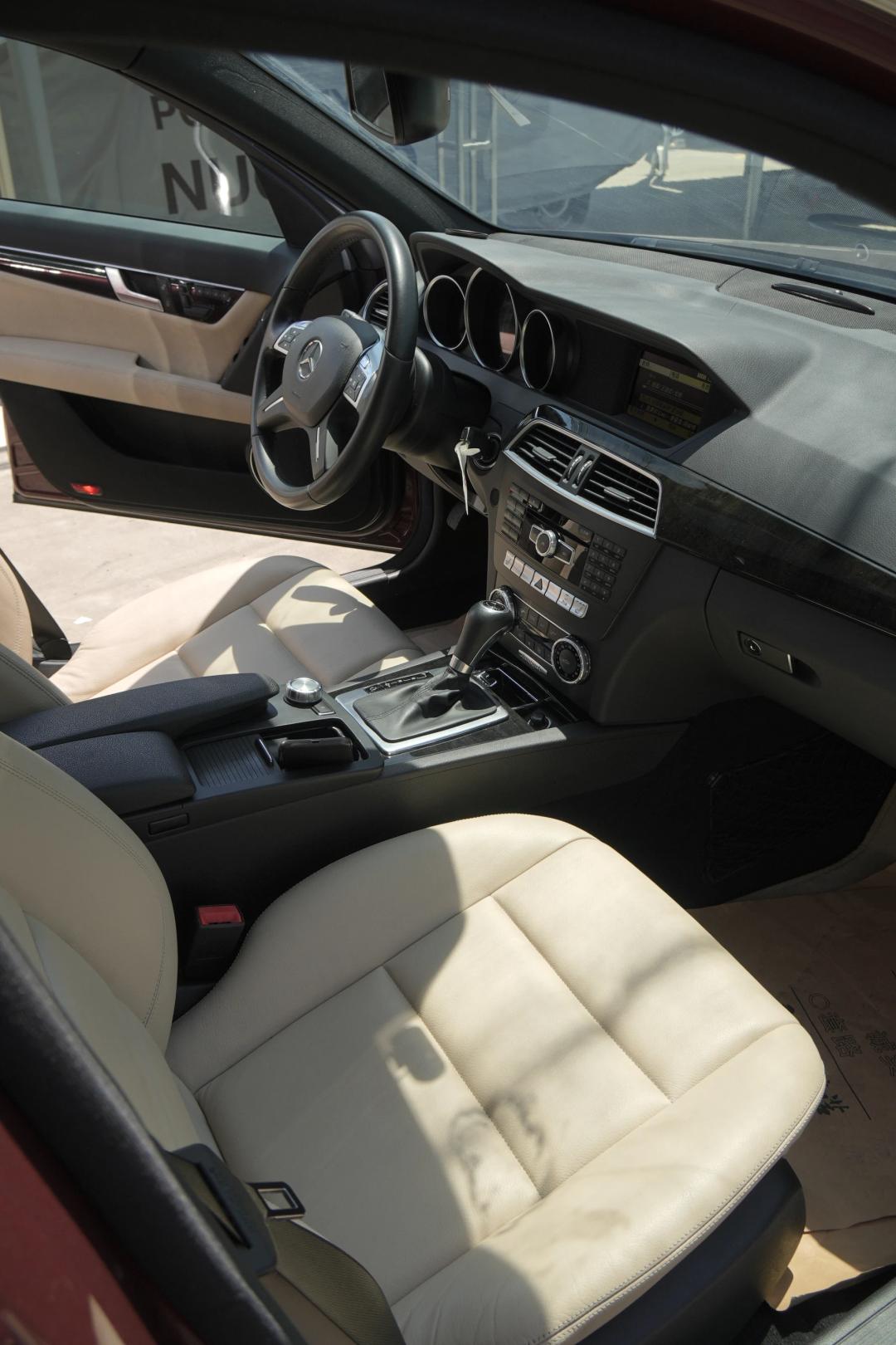 10万左右能买哪一年奔驰c200,奔驰c200哪一年最值得入手二手