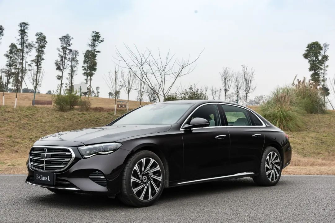 全新奔驰e级试驾,奔驰e级天花板