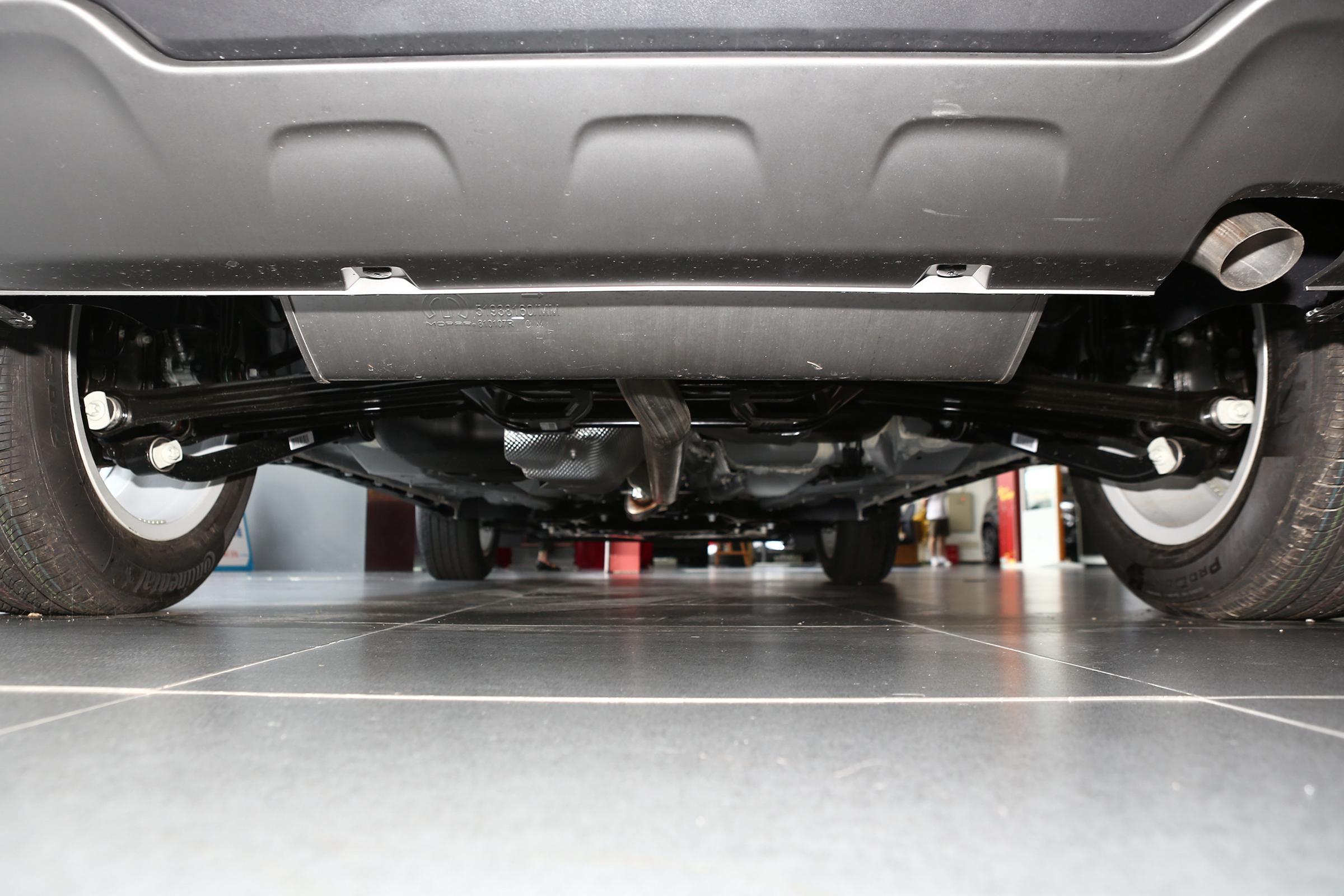 2019款jeep1.3t自由侠发动机号在哪里,手动挡jeep自由侠1.3t四驱二手手动