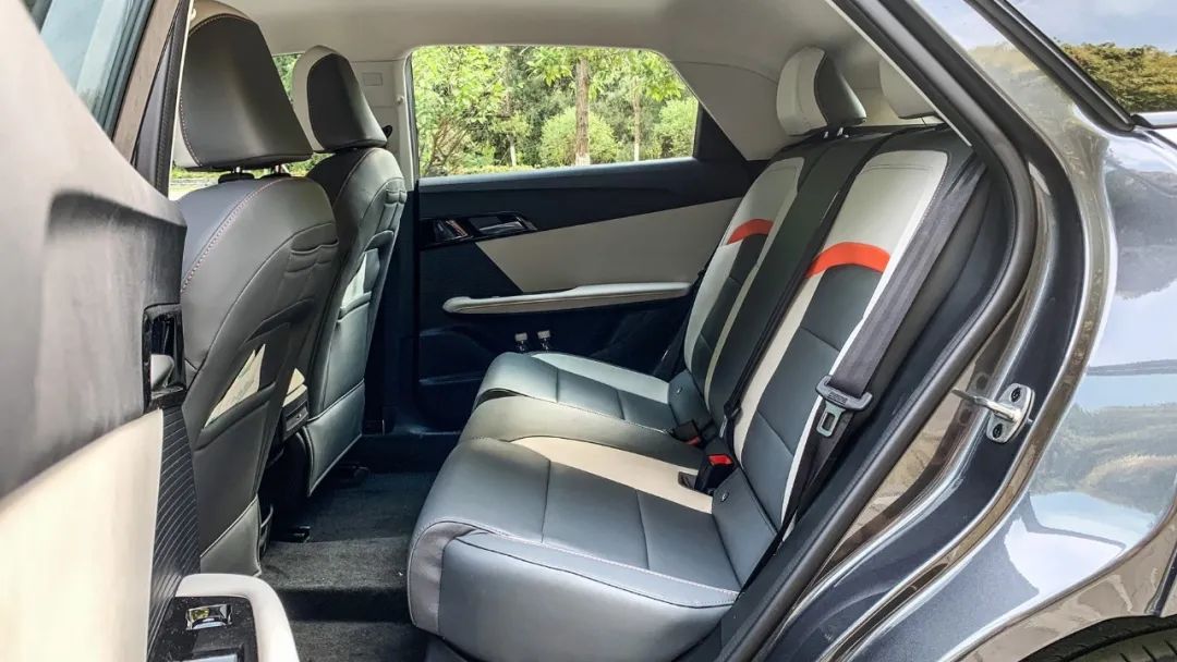 炫技的时代里，MGMULAN是一股清流