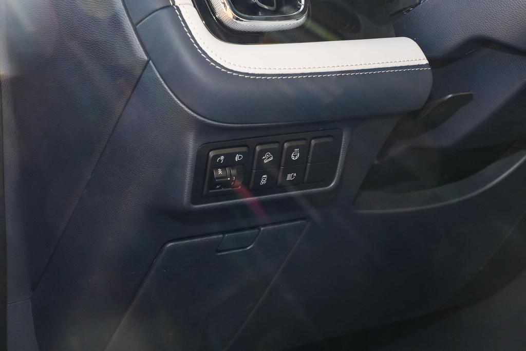 7座bj60空间测评,北汽bj402.0t8at与2.3t6at哪个好