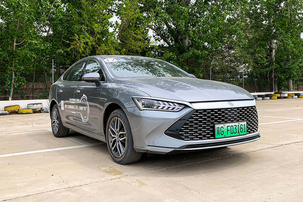 油电混合比亚迪秦plus价格,油电混动同价汽车