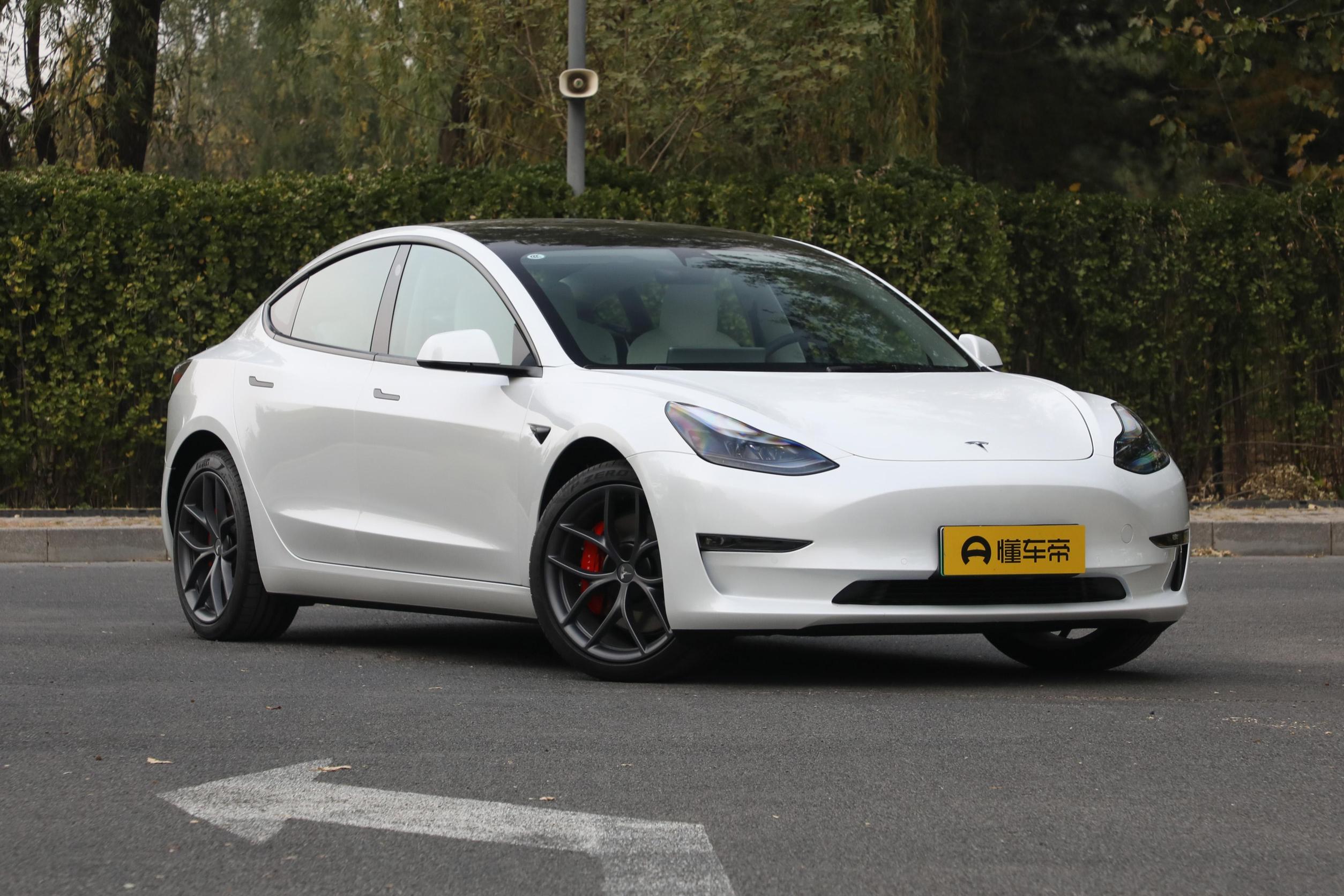 四款热门纯电轿车，年轻人该怎么选？帮你梳理好了，对比这五点