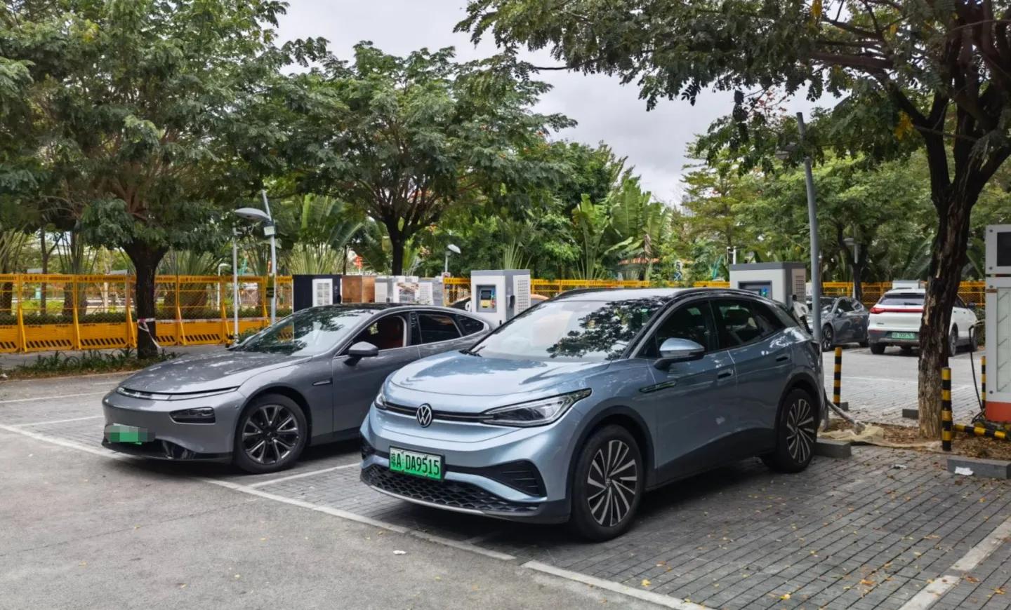 租车租电车还是燃油车,租车短租是油车好还是电车划算