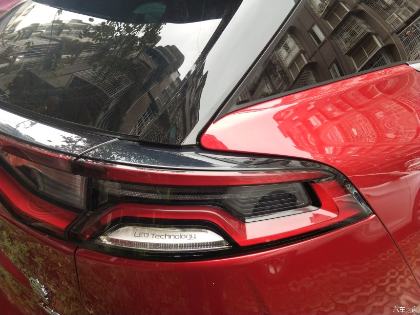 通勤兼顾自驾游,上班短途代步买轿车还是suv