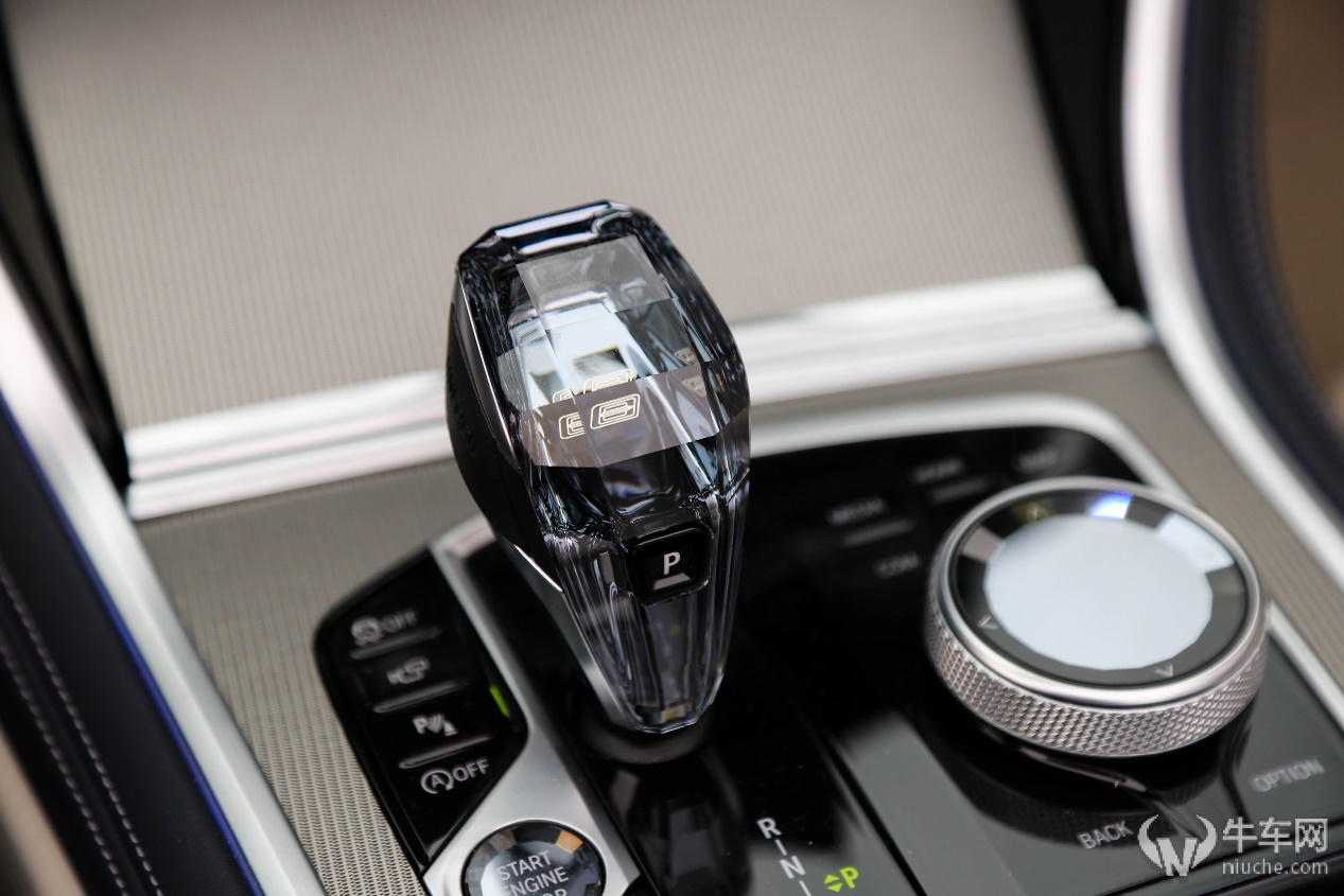 2021款宝马840i双门跑车落地价,宝马840i四门轿跑第一人称试驾