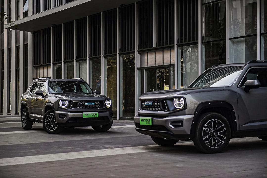 哈弗大狗二代phev和枭龙max咋选,哈弗二代大狗值不值得买