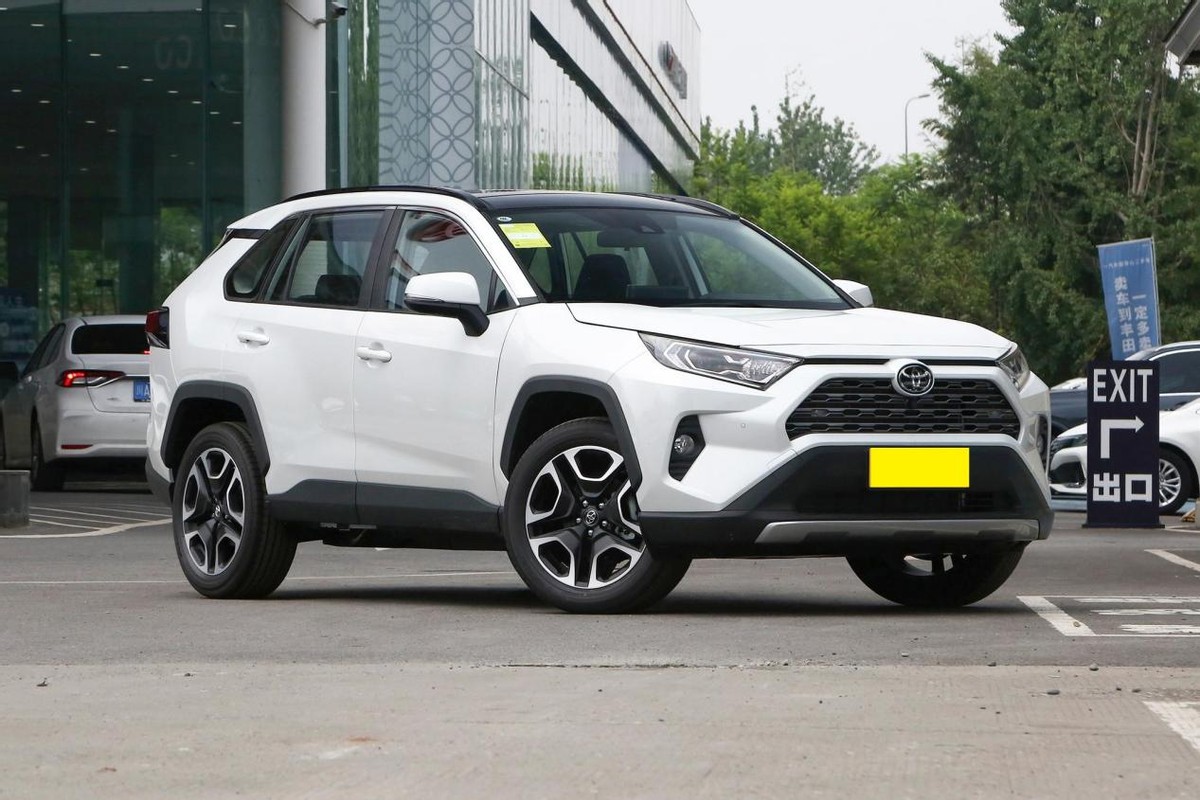 年销量超19万辆，17.58万起售，2种动力可选，解析丰田RAV4荣放