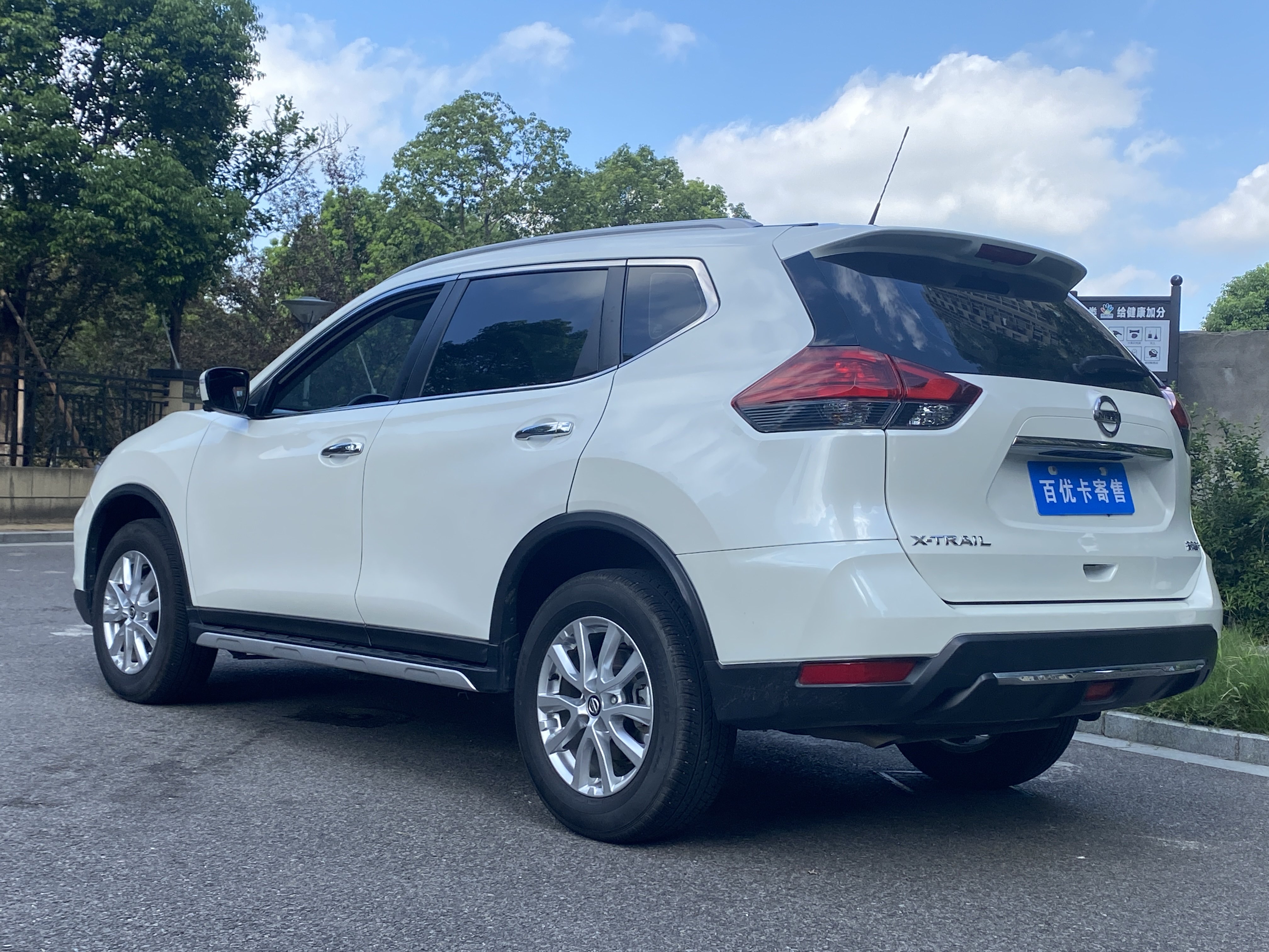 丰田suv和日产奇骏对比车型,日产suv全部车型及报价奇骏