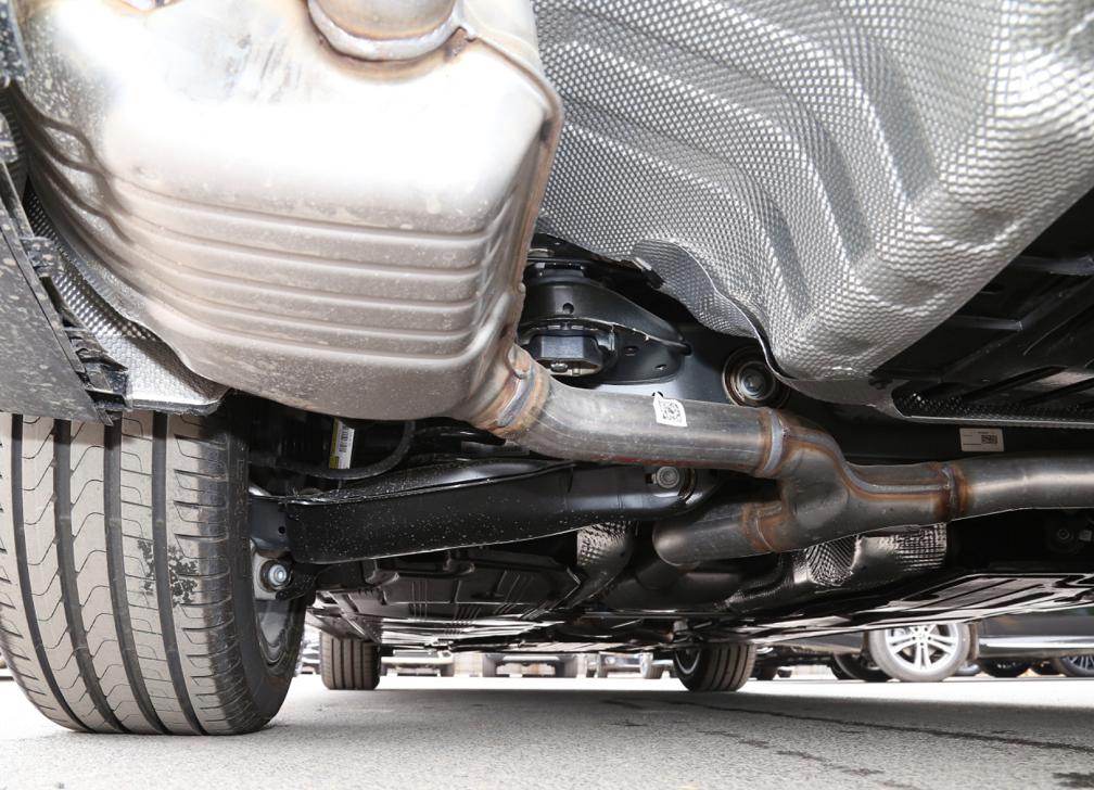 探店奔驰E级,优点一堆,缺点也有3个,依然是50万级的不二选择?