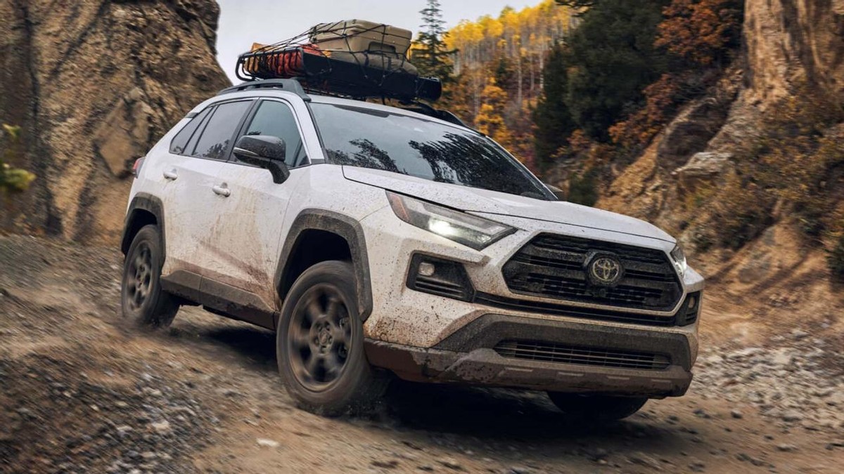 24款丰田rav42.0四驱顶配,24款丰田rav4