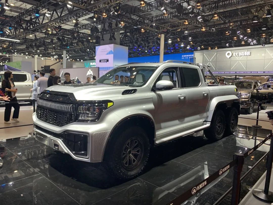 鍥藉鐪嬫瘮浜氳开鐧句竾绾у埆鐨勮溅,姣斾簹杩竷搴8