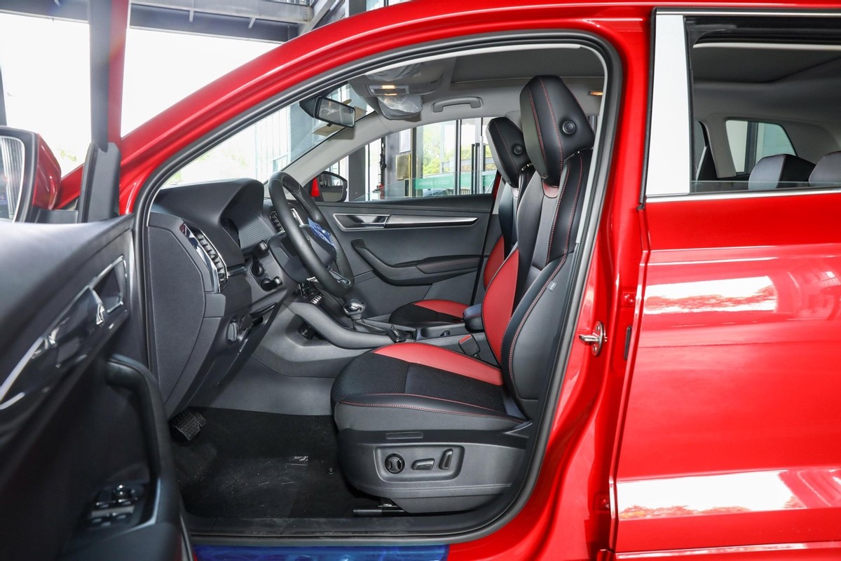 斯柯达柯珞克suv性价比最高的车型,大众探岳和斯柯达柯珞克试驾区别